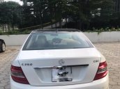 Bán xe chính chủ Mercedes C250 trắng còn rất mới