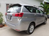 Bán ô tô Toyota Innova 2018 2.0E, màu bạc, số sàn