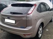 Cần tiền bán gấp xe Focus 2009 AT, Hatbach, màu bạc gia đình sử dụng