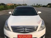 Bán ô tô Nissan Teana 2.0 sản xuất năm 2011, màu trắng, xe nhập