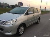 Bán xe Toyota Innova 2011, màu bạc
