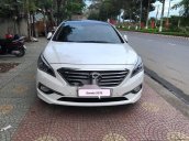 Cần bán gấp Hyundai Sonata AT sản xuất năm 2015, màu trắng, nhập khẩu 