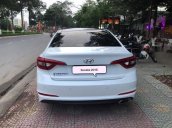 Cần bán gấp Hyundai Sonata AT sản xuất năm 2015, màu trắng, nhập khẩu 