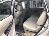 Gia đình bán Toyota Innova 2.0 E sản xuất 2016, màu bạc