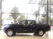 Bán Nissan Navara EL đời 2018, màu xanh, nhập khẩu nguyên chiếc, tặng nắp thùng giảm tiền mặt