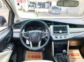 Bán xe Toyota Innova E 2017 - Màu bạc