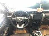 Bán ô tô Toyota Fortuner V 4X4AT 2017, màu trắng