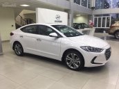 Bán Elantra 2.0 màu trắng sang trọng, trả góp 80%, có xe giao ngay, LH 01668077675