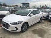 Bán Elantra 2.0 màu trắng sang trọng, trả góp 80%, có xe giao ngay, LH 01668077675