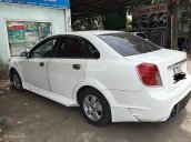 Xe Daewoo Lacetti năm sản xuất 2005, màu trắng xe gia đình 