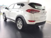 Bán xe Hyundai Tucson 2.0 MPI sản xuất năm 2019, màu trắng, xe nhập