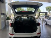 Bán xe Hyundai Tucson 2.0 MPI sản xuất năm 2019, màu trắng, xe nhập