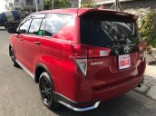 Bán xe Toyota Innova Venturer, màu đỏ, chạy lướt 8.900km