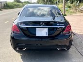 Cần bán gấp Mercedes-Benz C class đời 2015 màu đen, 1 tỷ 570 triệu