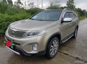 Cần bán Kia Sorento sản xuất 2014, màu ghi vàng