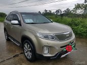 Cần bán Kia Sorento sản xuất 2014, màu ghi vàng