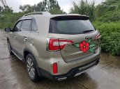 Cần bán Kia Sorento sản xuất 2014, màu ghi vàng