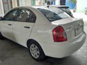 Cần bán Hyundai Verna đời 2008 nhập khẩu, màu trắng, xe đẹp, máy chất