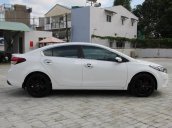 Bán xe Kia Cerato 1.6AT sản xuất 2017, màu trắng, mới như bày hãng