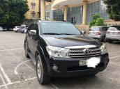 Cần bán xe Toyota Fortuner V đời 2010, màu đen