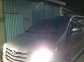 Cần bán gấp Toyota Innova đời 2016, màu bạc