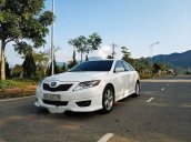 Bán Toyota Camry se sản xuất 2010, màu trắng, giá 865tr