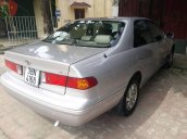 Cần bán gấp Toyota Camry đời 2001, màu bạc còn mới, giá 210tr