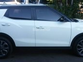 Cần bán gấp xe Ssangyong Tivoli 2017 At, màu trắng