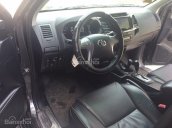 Cần bán xe Toyota Fortuner 2016 xám chì, số tự động dẫn động 2 cầu