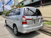 Cần bán xe Toyota Innova 2.0G đời 2015, màu bạc