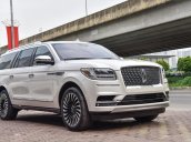 Bán Lincoln Navigator L Black Label màu trắng, nội thất nâu đỏ, xe sản xuất 2018, nhập khẩu nguyên chiếc mới 100%