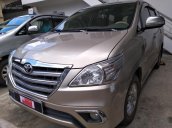 Bán xe Toyota Innova V, tự động, màu nâu vàng 2014