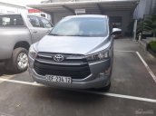 Bán Toyota Innova đời 2017, màu bạc giá cạnh tranh