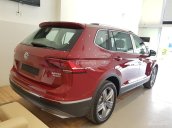 Bán xe Volkswagen Tiguan Allspace 2018, màu đỏ Ruby, hỗ trợ vay đến 85%, hotline 012.3344.6666