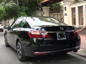 Cần bán gấp Honda Accord 2017, màu đen chính chủ, giá tốt