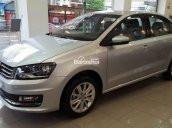 Bán Volkswagen Polo đời 2018, màu bạc, xe nhập