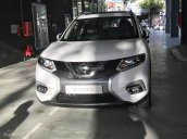 Cần bán xe Nissan X trail V-Series đời 2018, màu trắng