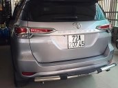 Cần bán Toyota Fortuner đời 2016, màu bạc, nhập khẩu