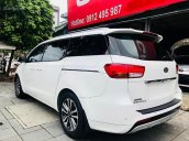 Used Car Việt Nam bán Kia Sedona 2.2 máy dầu, sản xuất năm 2017, màu trắng