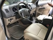 Bán Toyota Fortuner G 2.5MT màu bạc, số sàn, máy dầu, sản xuất 2013, lăn bánh 2014, biển Sài Gòn, đi 68000km