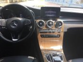 Cần bán xe Mercedes GLC 250 năm 2017, màu đen