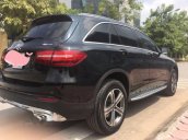 Cần bán xe Mercedes GLC 250 năm 2017, màu đen