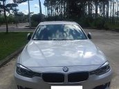 Em bán xe BMW 320i màu trắng, nội thất đen