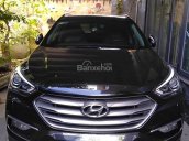 Cần bán gấp Hyundai Santa Fe 2.4L 4WD sản xuất 2017, xe mua tháng 10/2017, chạy ít nên mới