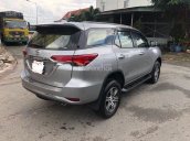 Gia đình cần bán Fortuner 2017, màu bạc, số sàn, máy dầu