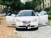 Bán Hyundai Elantra 2010, số AT màu trắng, nhập khẩu