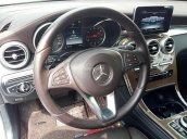 Cần bán xe Mercedes GLC 250 2017 màu trắng cực đẹp