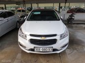 Bán Chevrolet Cruze LT 2016, màu trắng ít sử dụng