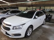 Bán Chevrolet Cruze LT 2016, màu trắng ít sử dụng