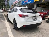 Cần bán xe Mazda 3 1.5L năm sản xuất 2016, màu trắng, giá tốt